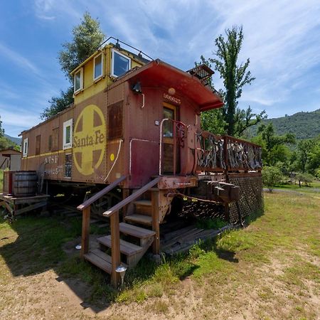 Little Red Caboose Villa Oakhurst Dış mekan fotoğraf